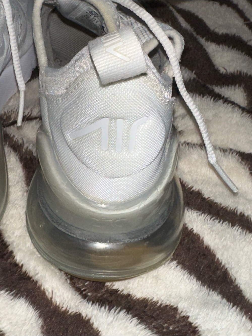 Nike Kids White Air Max 270 Youth Sneakers - Picture 7 of 10